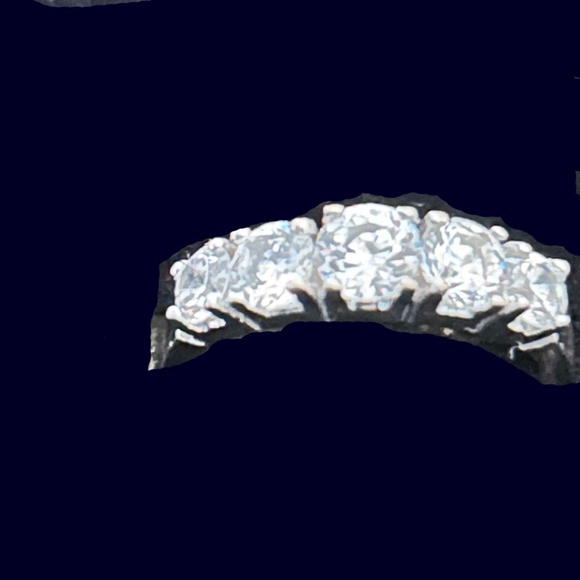 1/2 carat CLEAR CUBIC ZIRCONIA RING, SIZE 7, 4 SIDE STONES (ALMOST 1/2 carat EA - Picture 5 of 5